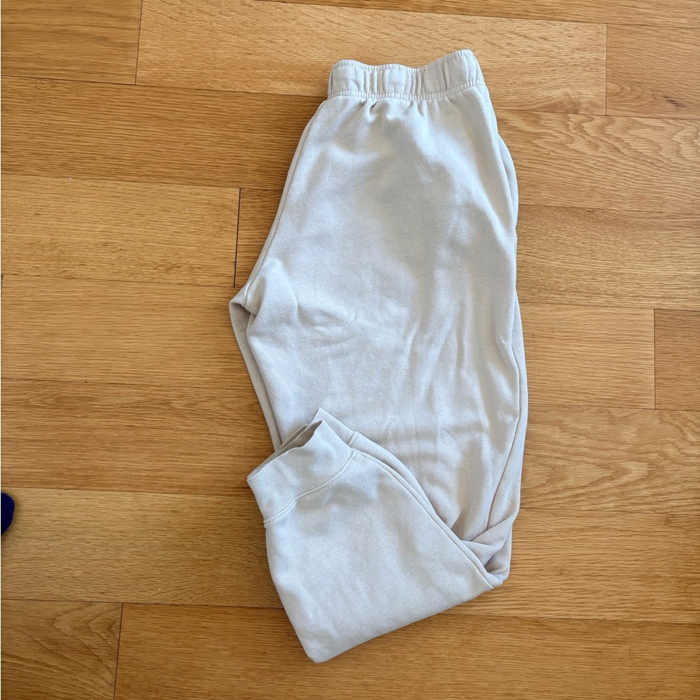 Nike Sportswear Essential  Joggers | Size L - Picture 4 of 7